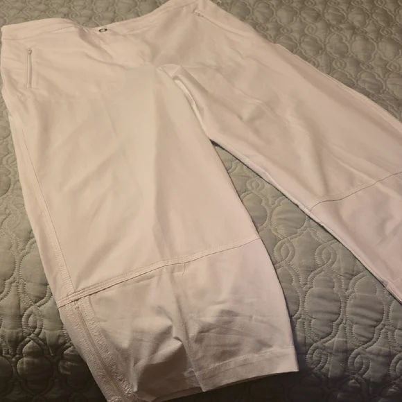 Chicos Zenergy White Cropped Pants - Picture 1 of 5